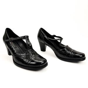 ecco Patent Leather Spectator Round Toe T-Strap Mary Jane Pumps 8/8.5 Classic
